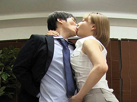 本生ごっくん！OL倶楽部2 ～女上司には心も体も捧げなきゃいけないのよ！もちろんザーメンもネ～　サンプル画像02